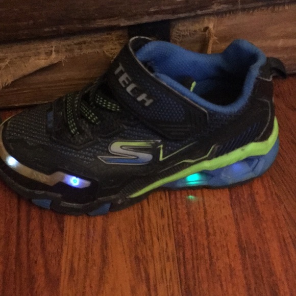 skechers s lights tuff tech